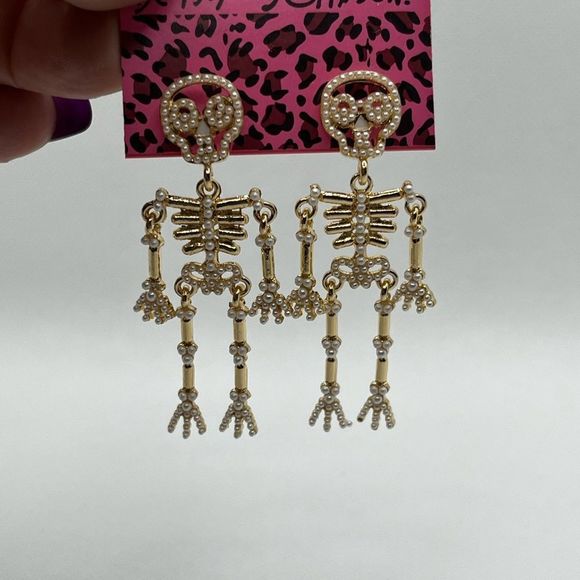 EARRINGS! HALLOWEEN! Betsey Johnson Jointed Skeleton Mini Pearl and Gold BNWT - Picture 4 of 6